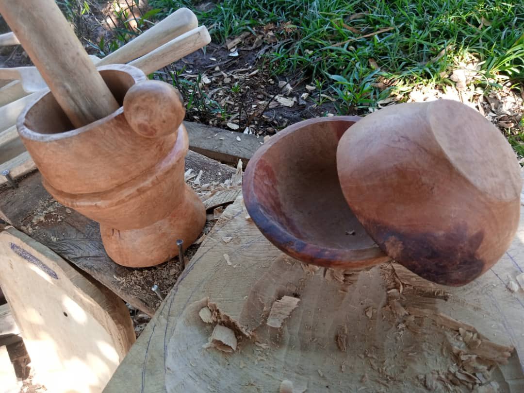 OjokOkello_'s tweet photo. We have new handcrafted products in the market. Order for a ladles, spoons, mortar and pestles, plates, cup made from #sheawood 🪵. We can also make wooden plaques, medals, logos. Support we effort to create jobs and promote creativity and innovation at @OkereCity. https://t.co/Gi6assyJrX