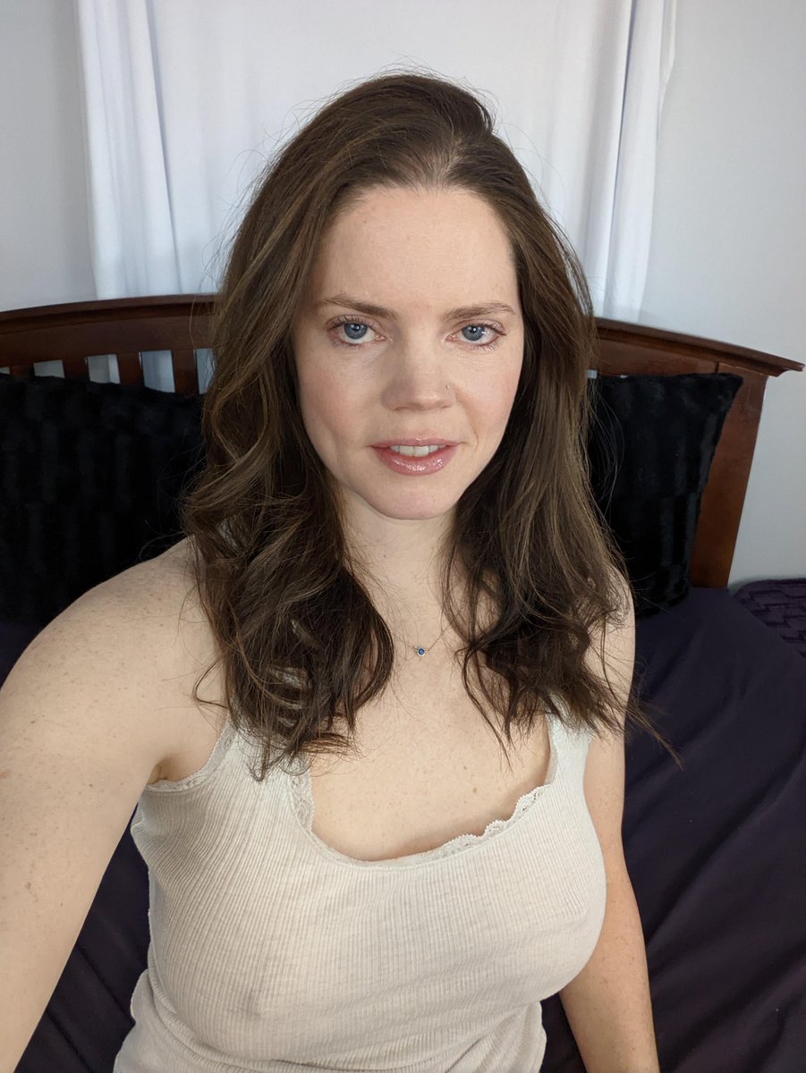 Hot Wives Club tweet media