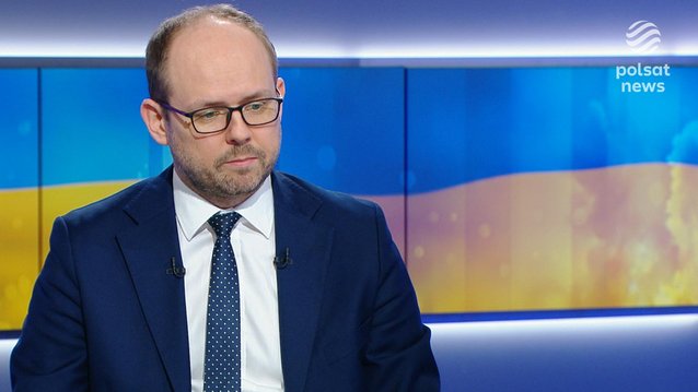 Redaktor @PolsatNewsPL: Poseł Braun powiedział, że trzeba rozważyć powrót do handlu z Rosją @marcin_przydacz: Brak mi słów oburzenia. Jak tak można! Redaktor: nowy wicepremier Włoch powiedział to samo. Przydacz zdziwiony: Będziemy się przyglądać. Ale Włochy głosowały za sankcjami