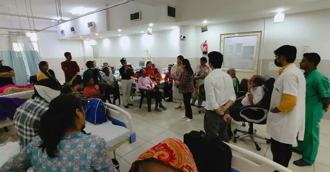 TheKidneyWarri1's tweet photo. #AIIMS #spreadawareness
#KWF members Yangchen Dolma and Vandana Chawla encouraged people to #managehealth and transplant with #rightattitude and patients to use apps to set reminders for water and medicine
#helpinghands #kidneypatient #kidneydisease #teamwork #kidneytransplant https://t.co/MgZMAOdVVC
