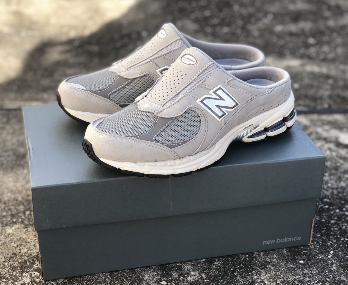 DJ_Tamachan's tweet photo. 近所への外出時はこれ!
NEW BALANCE M2002RMI。
#DJ玉ちゃん #kicks897 #newbalance #newbalance2002 #ニューバランス #ニューバランス2002 #ニューバランスミュール #スニーカー #スニーカー好きと繋がりたい https://t.co/85yu0GyMCK