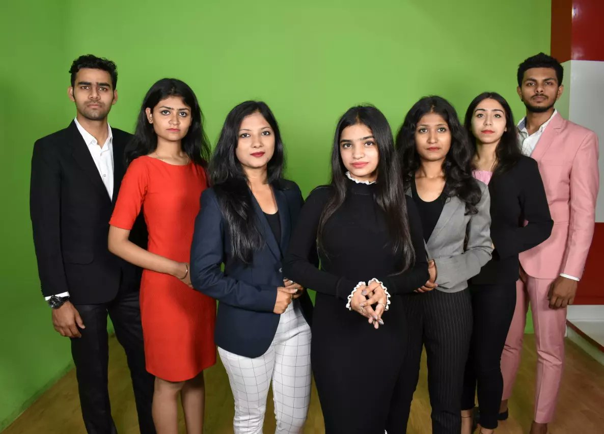 gkftii's tweet photo. At GKFTII, World Class Education comes with cherished moments of joy and happiness, each day. 

keen to explore  #GKFTIIcampus ?

👉Join Us !
.
.
.
#degreeprograms
#BJMC #MJMC #bscfashiondesigning
#mscfashiondesign
#bdesign
#enrollnow
#fewseatsleft #filmschool #filmcourse https://t.co/raItOuhp4L