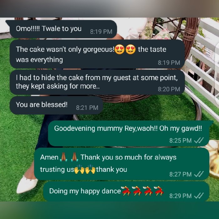 cakesbyruthieee's tweet photo. Made with love,made with the finest ingredients💞💞.I've become lazy in posting feedbacks🥰😘..pls swipe to view our customer's feedback, they absolutely loved our cake,what you see is what you get and even more😁😁 #cakefeedback https://t.co/vGJkoHzKqH