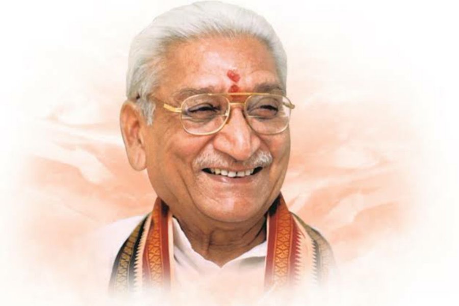 विश्व हिंदू परिषद के पूर्व अध्यक्ष आदरणीय अशोक सिंघल जी की जयंती पर उन्हें सादर नमन।
हिंदू समाज के प्रति उनका योगदान हमेशा याद रखा जाएगा🌺🙏!