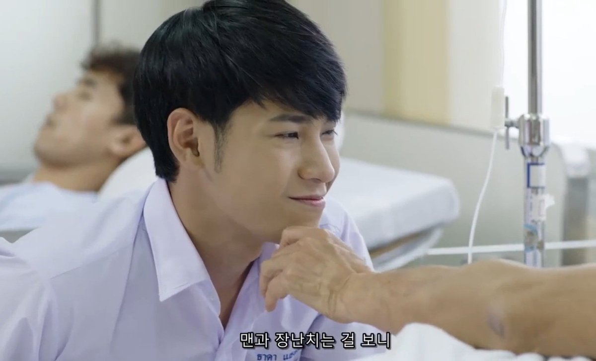 Eunhye__1224's tweet photo. 아빠랑 있을때 애교 터져서 넘 귀여웡❤
이뻐쥬거ㅠㅠ❤
#SingtoPrachaya 
#RomanticBlue https://t.co/USijiKzfT9