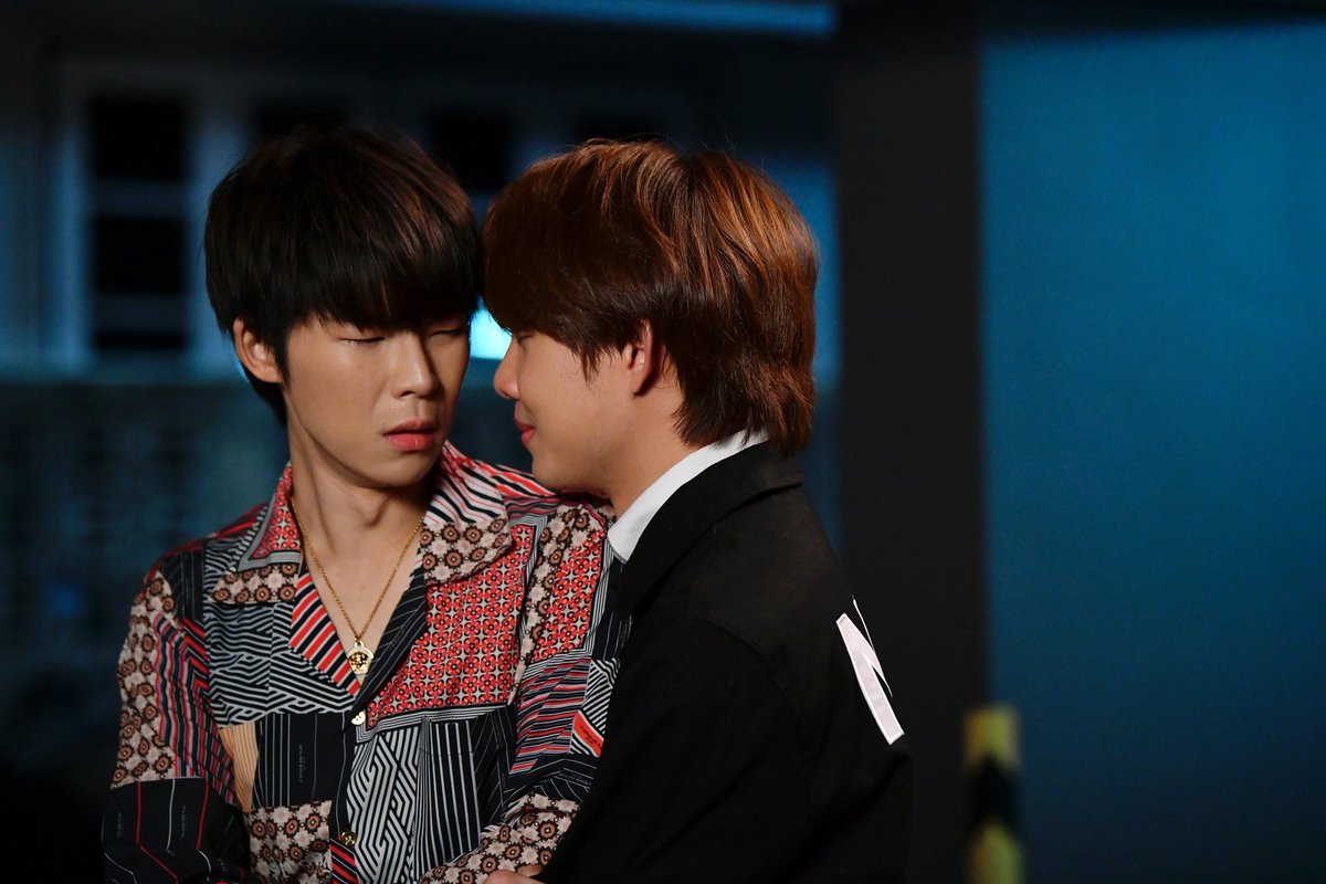 HaveagoodNEWS's tweet photo. “โฟล์ค&เกมเพลย์” จูบลาครั้งสุดท้ายฝืนไม่ไหว รักที่ไม่ถูกยอมรับ!!
see more — https://t.co/YVQ4rQvIjA
#รักป่วนก๊วนออฟฟิศ #folkzfolkz #gamplayRB https://t.co/bBxM9VLeIp