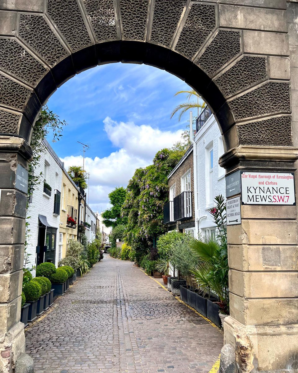 Good morning from London.

"As I look back on my life, I realize that every time I thought I was being rejected from something good, I was actually being redirected to something better"

But before any detours, coffee☕️