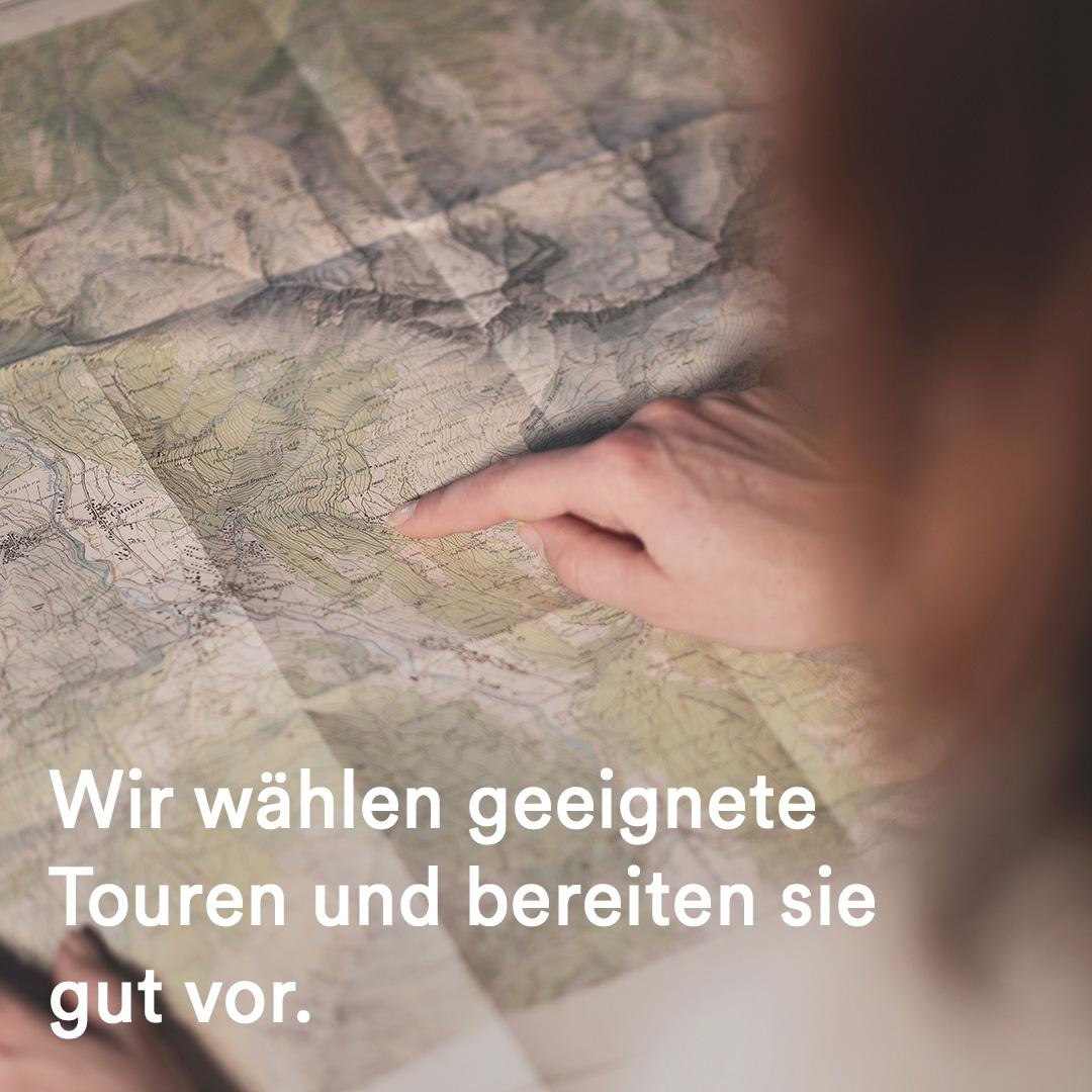 Wir nehmen Rücksicht – das Bündner Bergmanifest liefert 10 einfache Verhaltenstipps für einen respektvollen Umgang mit der Natur und miteinander. buendner-bergmanifest.ch