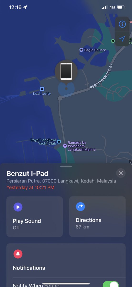 AmirulSuyut's tweet photo. Haritu pergi langkawi lepastu terus ke thailand. Sampai thailand baru perasan ipad aku takde. Sekali check find my iphone ade dekat jeti kuah. Menggelupur kejap masatu, then aku teringat aku aku keluarkan barang masa pergi toilet tu. And mmg betul tertinggal dalam toilet. https://t.co/PlJ1D0ES67