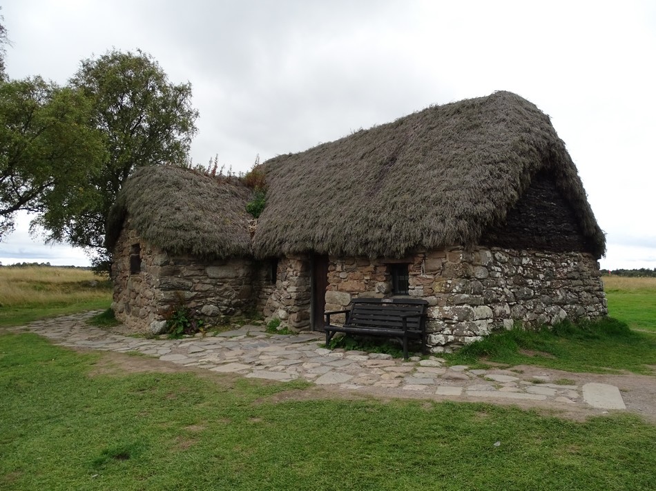 cocodeNice1's tweet photo. Ici, en 1746, furent massacrés en moins d'une heure, les Ecossais Jacobites qui se révoltaient contre la présence des troupes britaniques sur leurs terres. 
#Ecosse #highlander #highlander #travel #voyage #scotland #outlanderlovers https://t.co/NaxKHALJp3