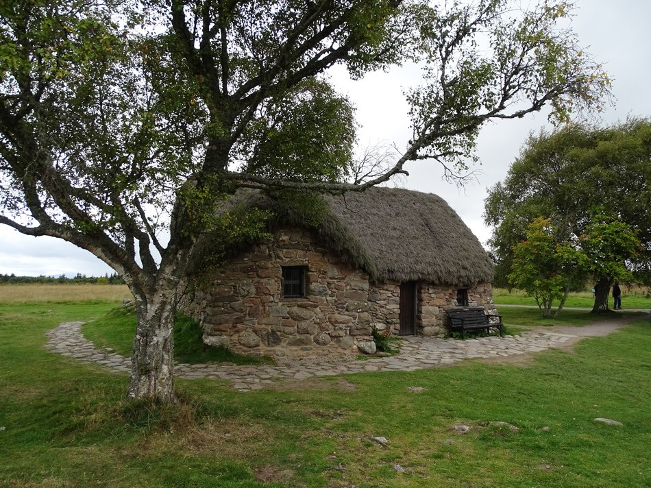 cocodeNice1's tweet photo. Ici, en 1746, furent massacrés en moins d'une heure, les Ecossais Jacobites qui se révoltaient contre la présence des troupes britaniques sur leurs terres. 
#Ecosse #highlander #highlander #travel #voyage #scotland #outlanderlovers https://t.co/NaxKHALJp3