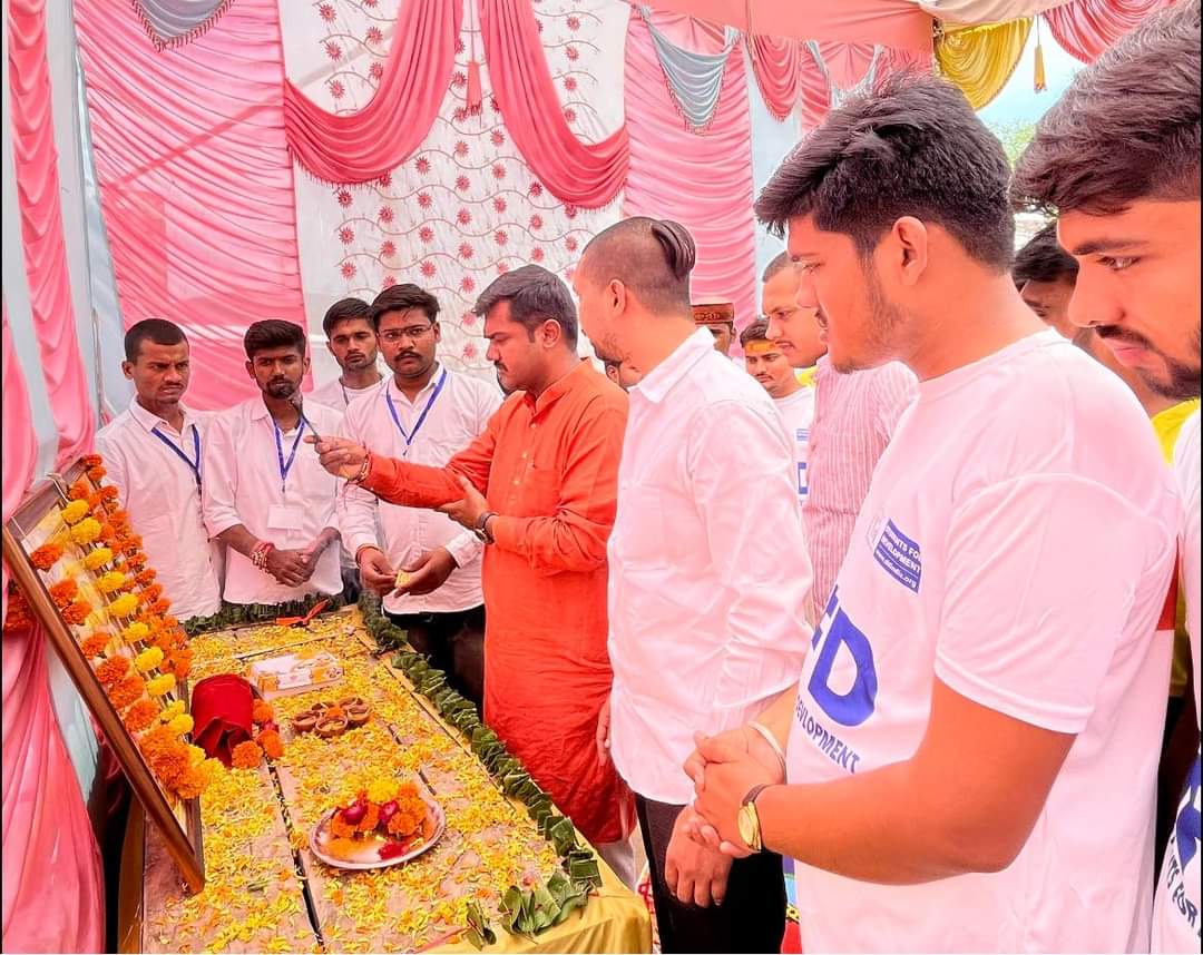 ChetasSukhadia's tweet photo. मां शारदा पीठ मैहर में @ABVPMK के विभिन्न आयाम गतिविधि #SFD #SFS #Medevision #jigyasa के द्वारा नवरात्रि के पावन पर्व में चलाया जा रहा सेवा कार्य। https://t.co/mmZjSGcVDf