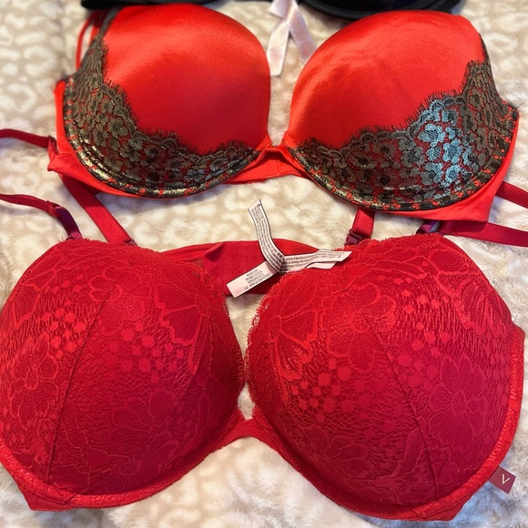 BBay248's tweet photo. So good I had to share! Check out all the items I'm loving on @Poshmarkapp #poshmark #fashion #style #shopmycloset #victoriassecret #tiffanyco: https://t.co/xJ0Fvbun0M https://t.co/3a2eQaY59B
