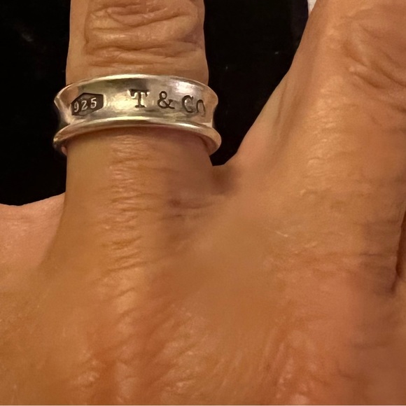 So good I had to share! Check out all the items I'm loving on <a href="/Poshmarkapp/">Poshmark</a> #poshmark #fashion #style #shopmycloset #victoriassecret #tiffanyco: posh.mk/WT3ZEbRNEtb