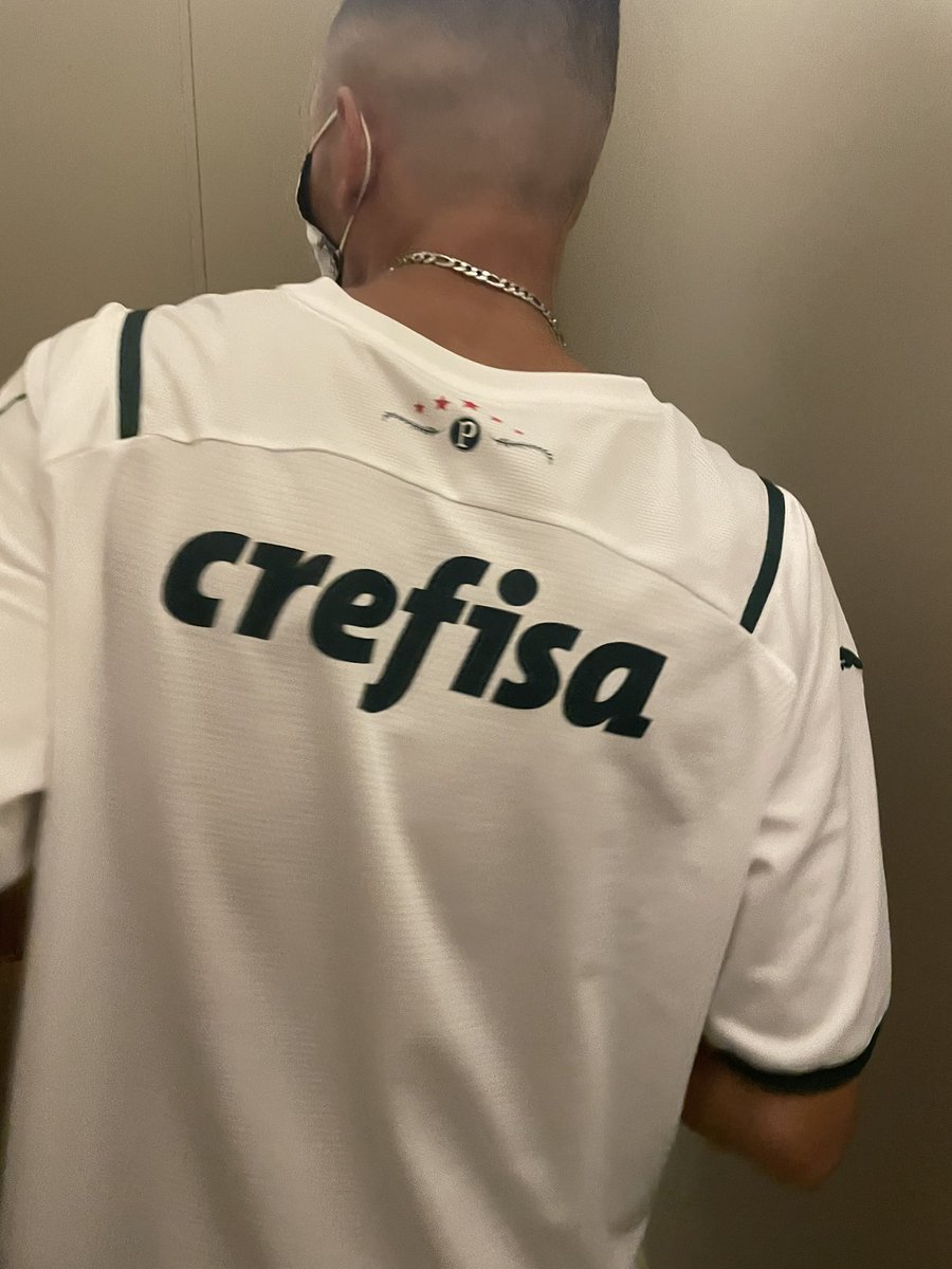 Dkputinho's tweet photo. Mamei o novinho Palmeirense na cabine do banheiro 🤭#delicia #heterocurioso #pauzudo #banheirao https://t.co/C4dNqP7VVH
