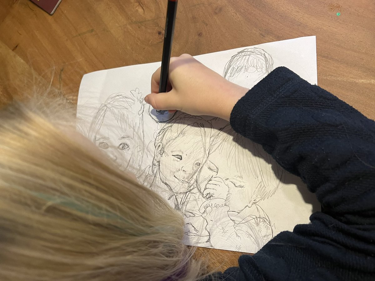 Tekent ze net tijdens het ontbijt.
8 jaar…
#trots