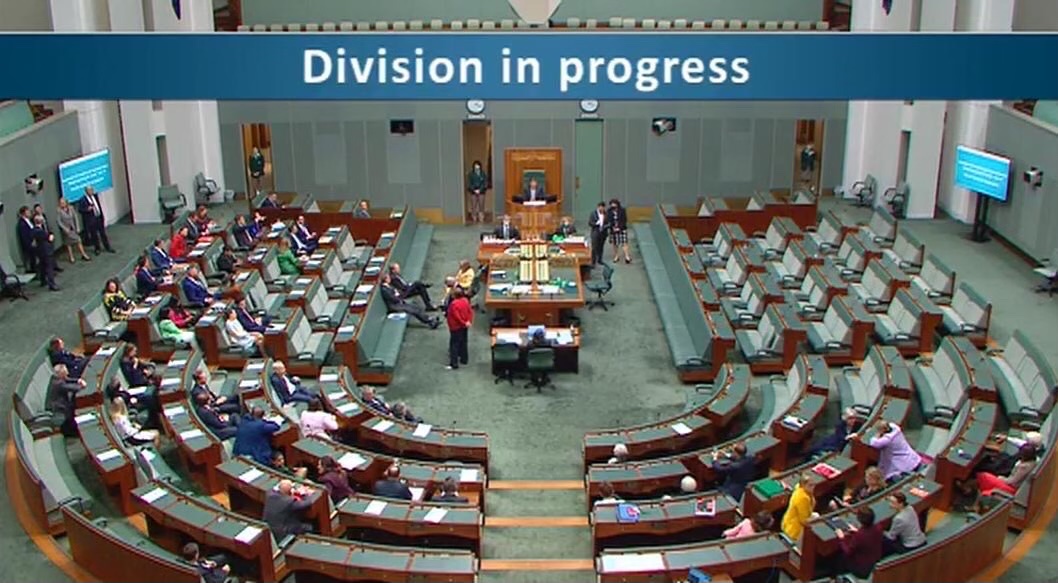 BREAKING: Here's Labor voting with the Liberals to defeat a Greens motion to suspend standing orders and allow Parliament to consider our bill to repeal the Stage 3 tax cuts. Imagine voting to give yourself an extra $9000 a year, while millions live in poverty.