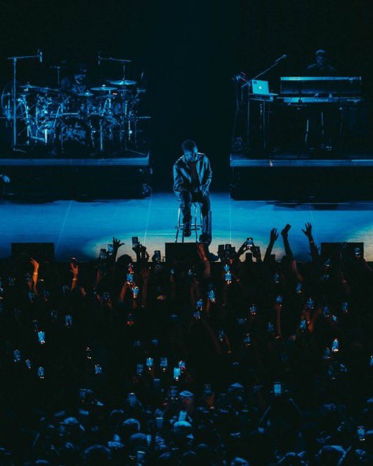 give or take tour last night w/ <a href="/giveon/">Giveon</a> 😍🎤

📸: <a href="/aldenbonecutter/">Bonesmasher</a>