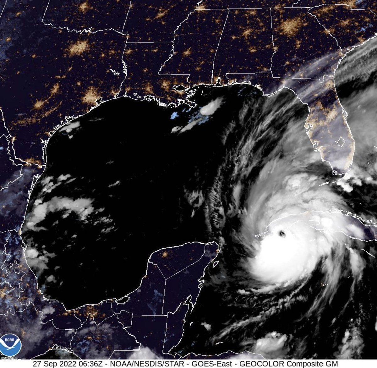 bbcweather's tweet photo. Hurricane IAN has just been upgraded to a major hurricane (cat 3) by the National Hurricane Center 🌀

Landfall in Cuba is imminent with destrutive winds of 115mph.  Mudslides and flash floods expected today.

https://t.co/lE8gDkM7kp | Simon https://t.co/vaRup9Iixs