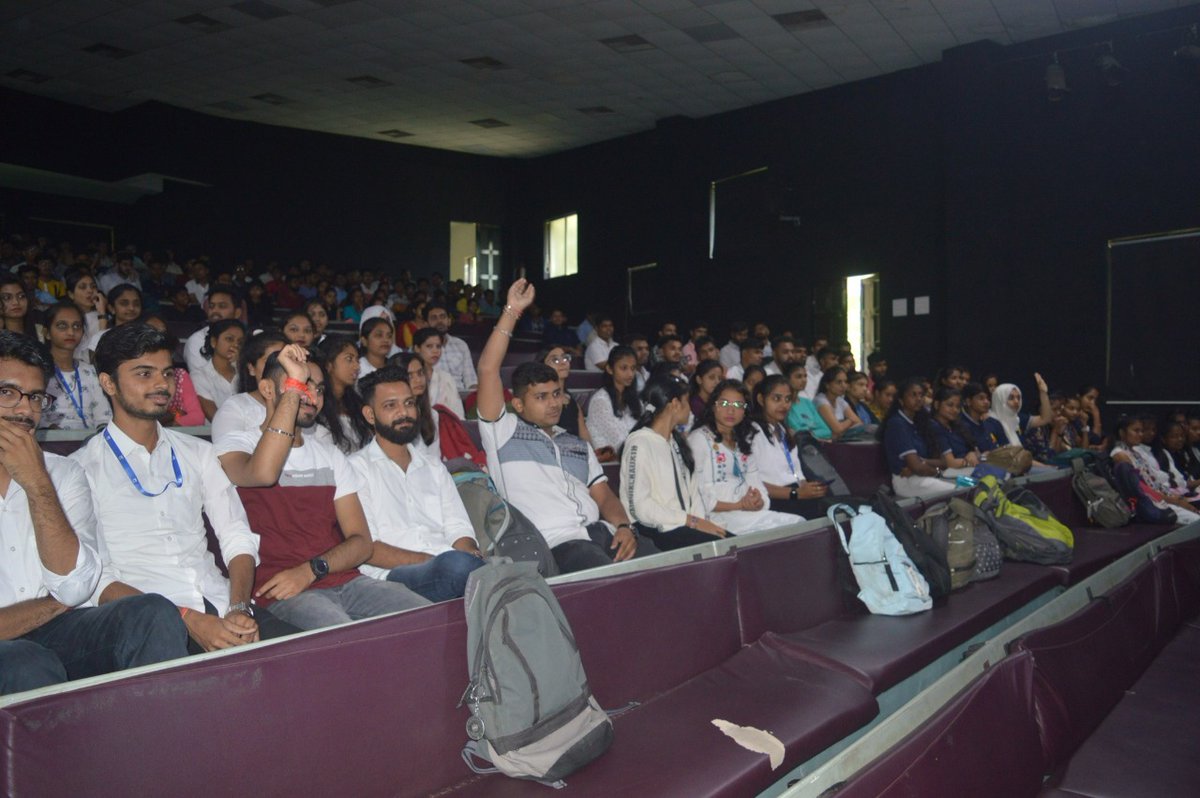 TiE_Surat's tweet photo. Glimpses of TiE Surat’s session on Entrepreneurship Journey: From Pre-ideation to Growth Stage conducted by TiE Surat Charter Member and Chapter Lead for TiE University Mr. Ritesh Saraf on 26th September, 2022 at Laxmi Institute of Technology. https://t.co/QJqHswDfNv