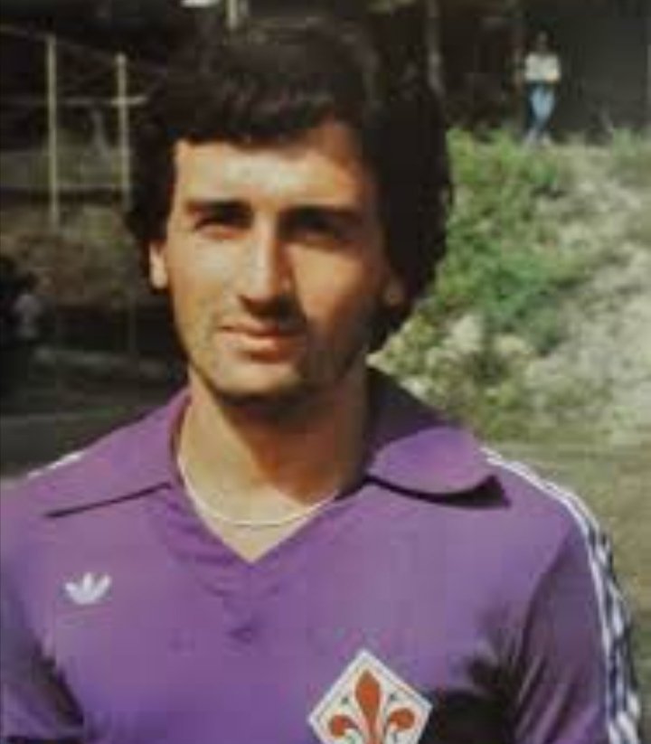UFiorentina's tweet photo. 🎂 TANTI AUGURI DI BUON COMPLEANNO A CLAUDIO RICCIARELLI. HA INDOSSATO LA MAGLIA VIOLA DAL 
1979 AL 1980.

#AcfFiorentina #Fiorentina #ForzaViola #happybirthday https://t.co/NhV87TZrWn