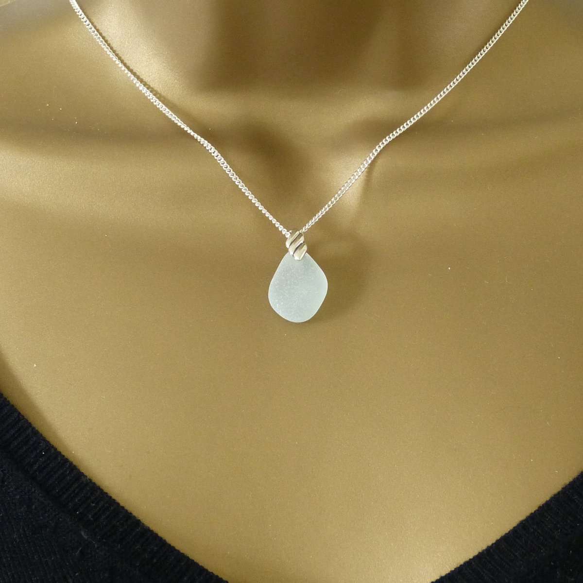 TheStrandline's tweet photo. Sea Glass Necklace, ALISSA, Sea Glass Pendant, Sea Glass Jewellery, Recycled Glass, Seafoam Sea Glass, The Strandline, Gift Boxed https://t.co/jpVtX50v2n #HandmadeHour #northumberland #UKGiftHour #EarlyBiz #UKGiftAM #Etsy #GiftBoxed https://t.co/dbFPj8XxMx