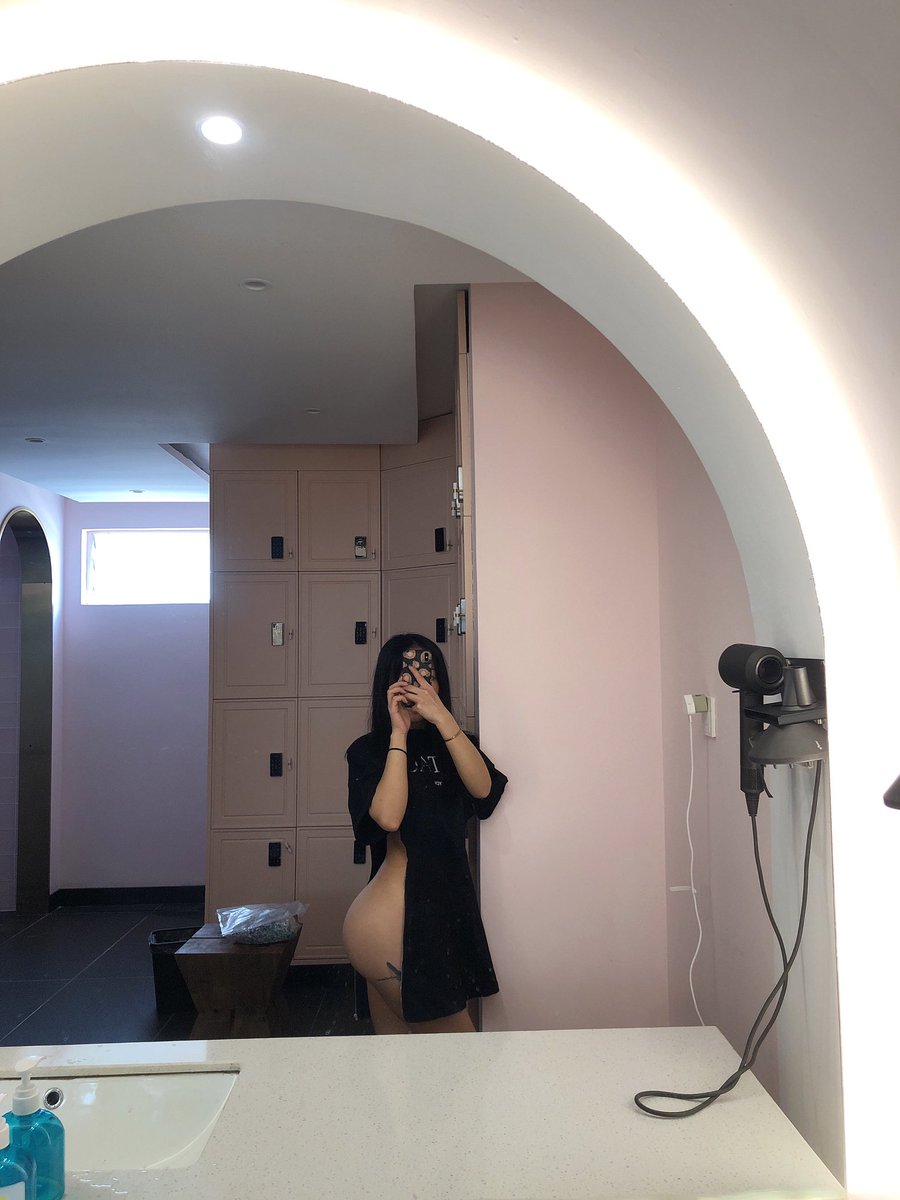 하얀  아이스크림 먹고 싶어용~ ㅎㅎ
#섹트 #일탈 #맘눌뎀