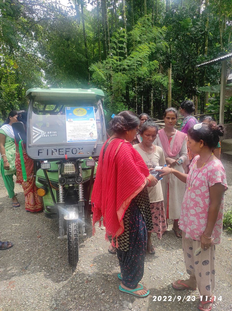 wbdfs's tweet photo. Distribution of Festive Items is going on under Duare Ration in Alipurduar District.
#KhadyaSathi
#DuareSarkar
#FestiveItems
#EgiyeBangla
@egiye_bangla https://t.co/i8JTG760Fc