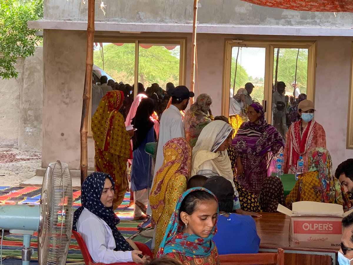 Advjalila's tweet photo. My sister, Dr. Aliahaider, and her team examined 20000 patients in various flood-affected areas of Pakistan. She began her flood relief medical camps in July, beginning in Southern Punjab, then moving on to Khyber Pakhtoonkhwa, Sindh, and Balochistan. https://t.co/y7QsaTyElv