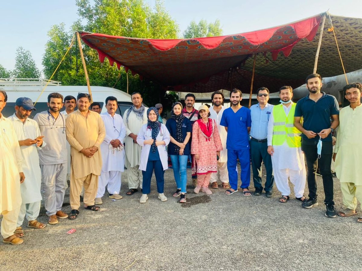 Advjalila's tweet photo. My sister, Dr. Aliahaider, and her team examined 20000 patients in various flood-affected areas of Pakistan. She began her flood relief medical camps in July, beginning in Southern Punjab, then moving on to Khyber Pakhtoonkhwa, Sindh, and Balochistan. https://t.co/y7QsaTyElv