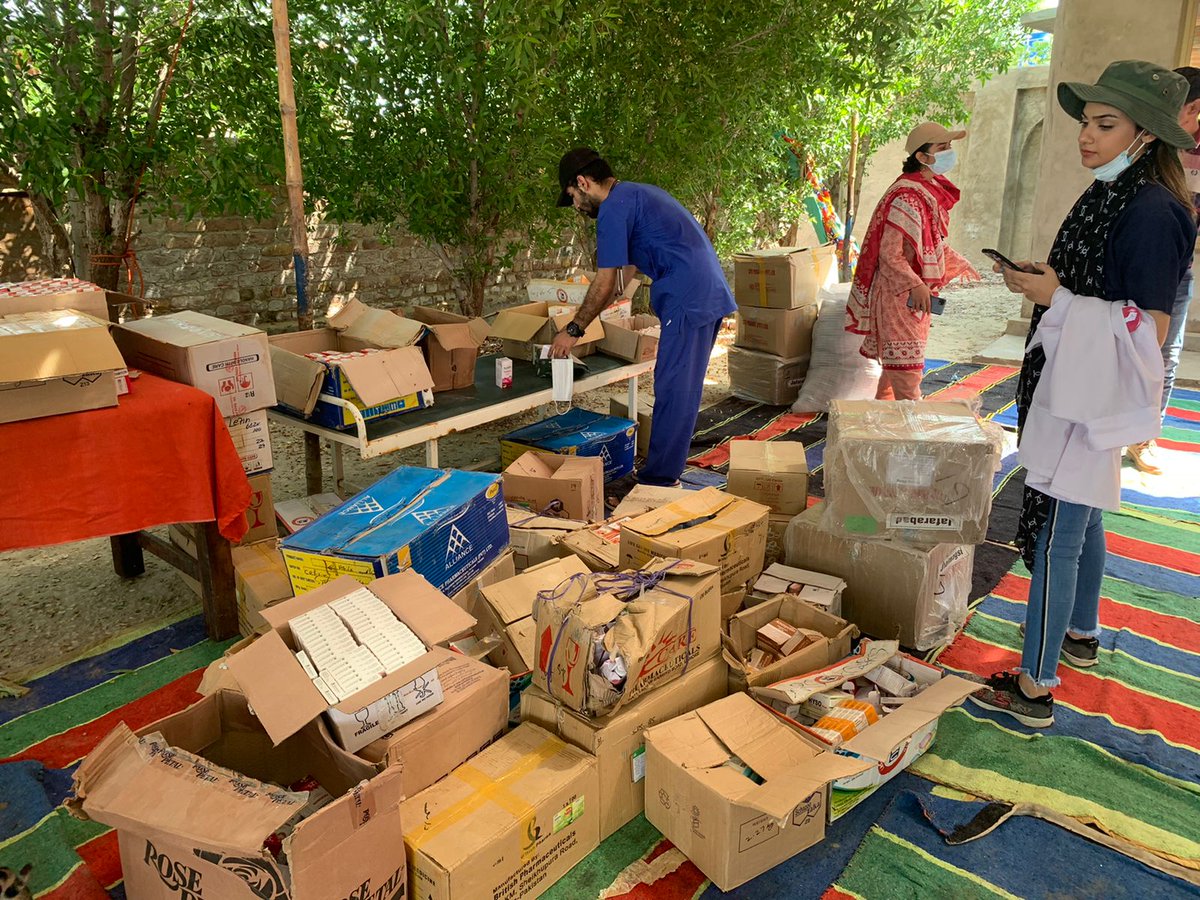 Advjalila's tweet photo. My sister, Dr. Aliahaider, and her team examined 20000 patients in various flood-affected areas of Pakistan. She began her flood relief medical camps in July, beginning in Southern Punjab, then moving on to Khyber Pakhtoonkhwa, Sindh, and Balochistan. https://t.co/y7QsaTyElv