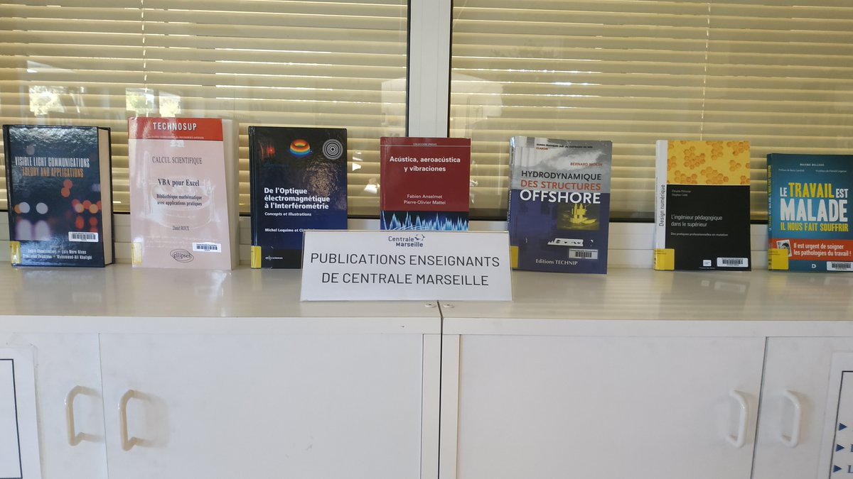 Dans nos rayons, nous conservons et mettons à disposition les #livres 📗 publiés par les enseignants 👩‍🏫 et les personnels 💁 de <a href="/CentraleMars/">Centrale Marseille</a>.