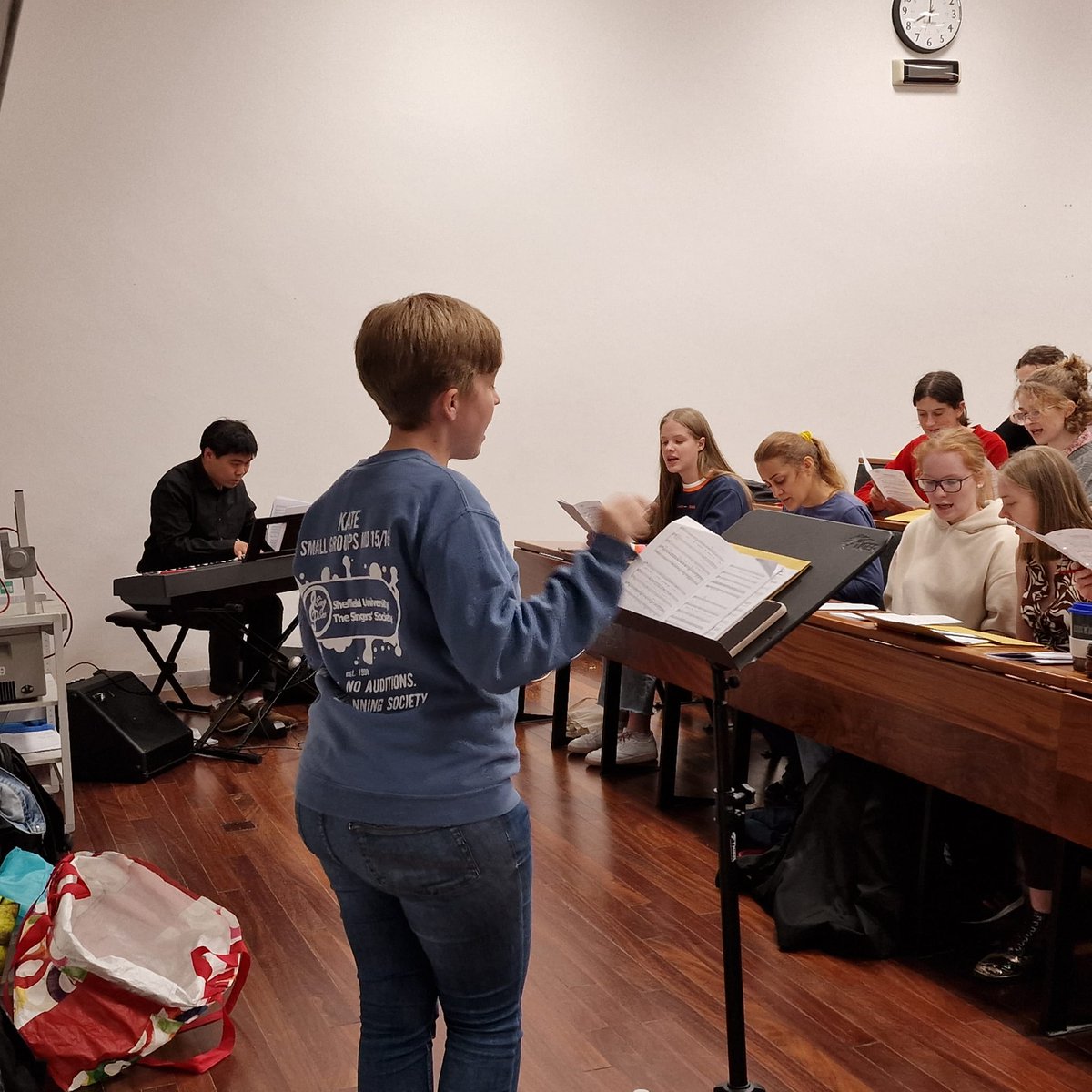 SheffSingSoc's tweet photo. It was great to welcome so many new members to singsoc yesterday. We hope to see many of you (and many more new faces) on Thursday - Bombus (7pm), Chorus (7.30pm). #25YearsOfSingsoc https://t.co/4vex7D7V9x