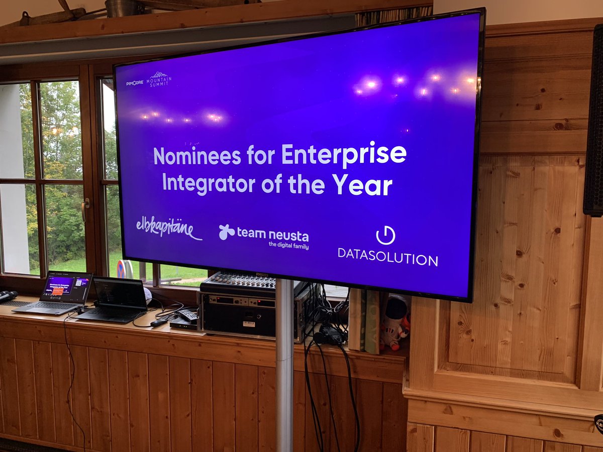 C2Sagazan's tweet photo. @pimcore Moutain Summit débute ! Stay tuned pour savoir si @datasolution1 sera l’intégrateur Entreprise de l’année. https://t.co/X34pCNs02o