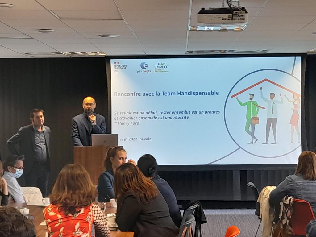 [#TousMobilisés] pour ceux qui en ont le plus besoin 
Les équipes @poleemploi_ara et <a href="/Capemploi_/">Cap Emploi</a> #Savoie ensemble pour mieux accompagner les demandeurs d'#emploi reconnus travailleurs handicapés et les #entreprises !
#AvecPôleEmploi #OnEstLàPourVous