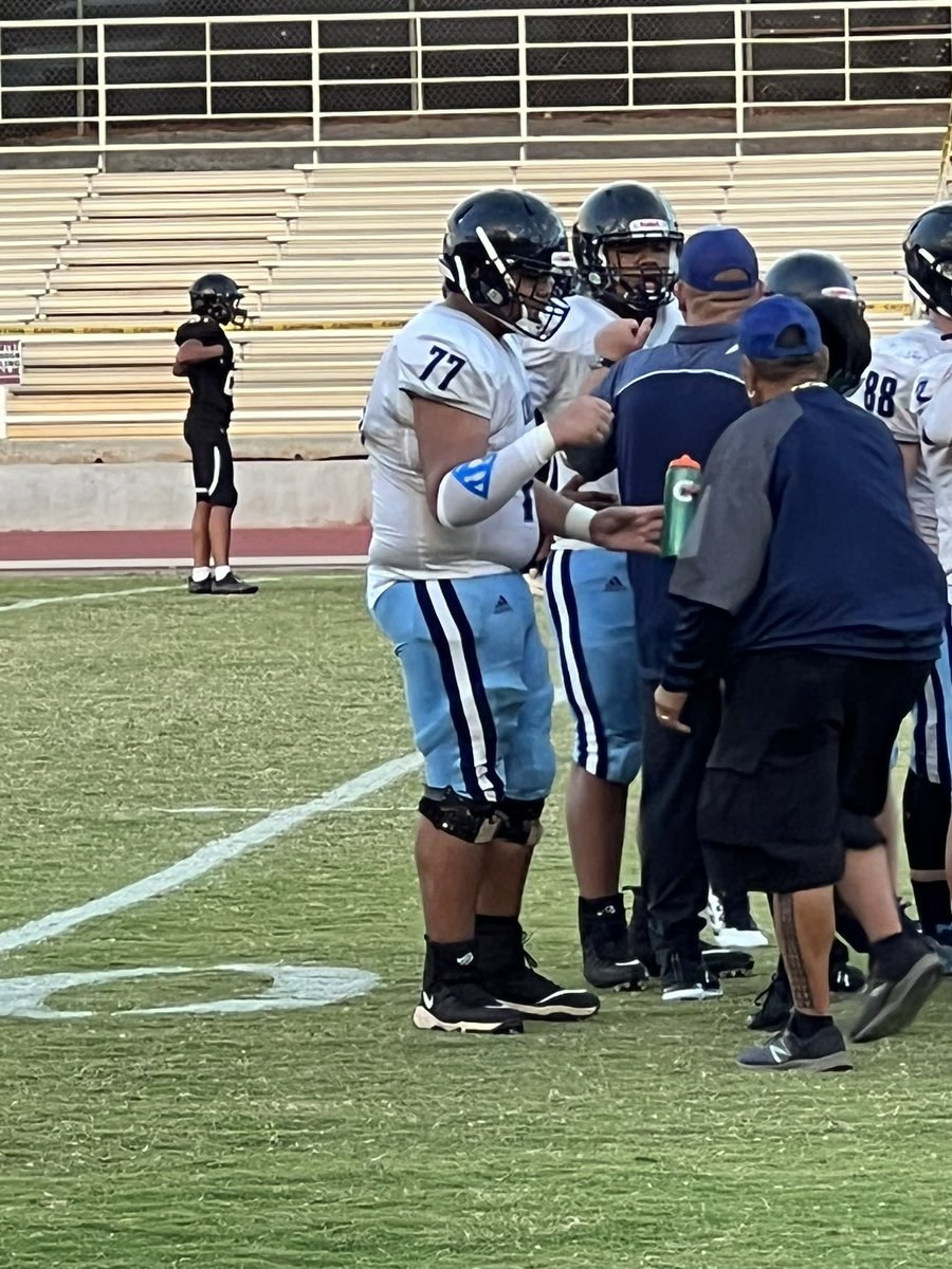 PacksAhovelo's tweet photo. Packs showin love to the managers helping with water. #kailuafootball https://t.co/2gdsmySZB7