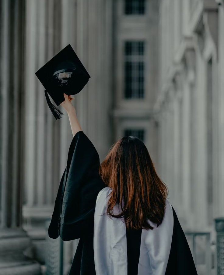IDE POSE FOTO WISUDA OUTDOOR cr: pinterest — a thread - Thread from