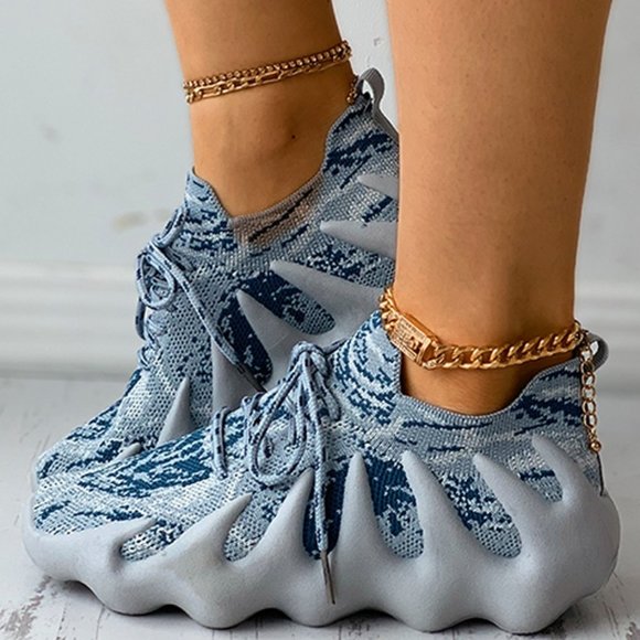 LilysShoes's tweet photo. So good I had to share! Check out all the items I'm loving on @Poshmarkapp #poshmark #fashion #style #shopmycloset #rjourfitness: https://t.co/dQ1MJDiKIK https://t.co/DZhTIj3vyj