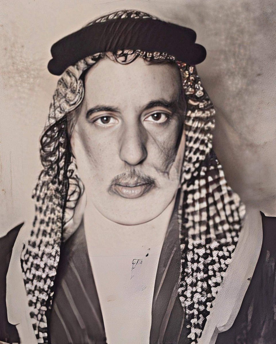 ahbaq2's tweet photo. المرحوم الحاج إبراهيم بن حسين بوخمسين ( ت١٤٠٤هجرية ) من أشهر المتعاملين في تسويق النّخيل في الأحساءبالطريقة التقليدية ، فكان مجلسه مقصدالمتعاملين بيعا و شراء و مجلسه مجلس كرم  و ضيافة  طوال العام و يضمّ أطياف الأحساء و قد مدحه ملا عطيه الجمري في منظومته. https://t.co/dFBFxDYuoU