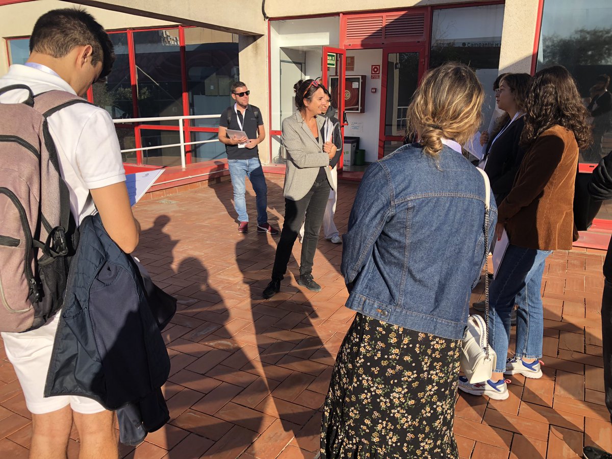 innobaix's tweet photo. La segona jornada de l’#innobus22 la dedicarem a formar-nos sobre emprenedoria a @centredempreses. Els #innobusers es presenten i parlen dels seus projectes. @SocioEconAMB https://t.co/gO6gHDCgmv