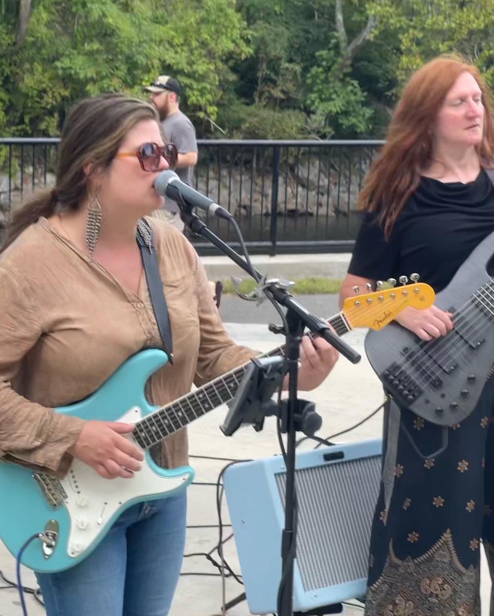 ladybassmusic tweet picture