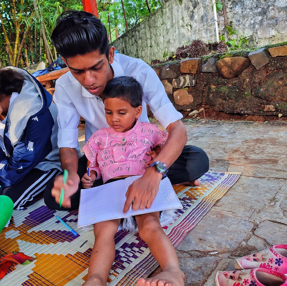 KeepHopeAlive_0's tweet photo. #keephopealive foundation 
#EducationForAll ensures that all children have access to basic education of equality and good quality.
Edu. Center Malad(W).
 #ChaloPadhayeDeshBadhaye #BanoUdharan  #democracy 
@Iamrahulkanal @AslamShaikh_MLA @mybmcedu @EduMinOfIndia @rashtrapatibhvn https://t.co/ZOptThwdpO