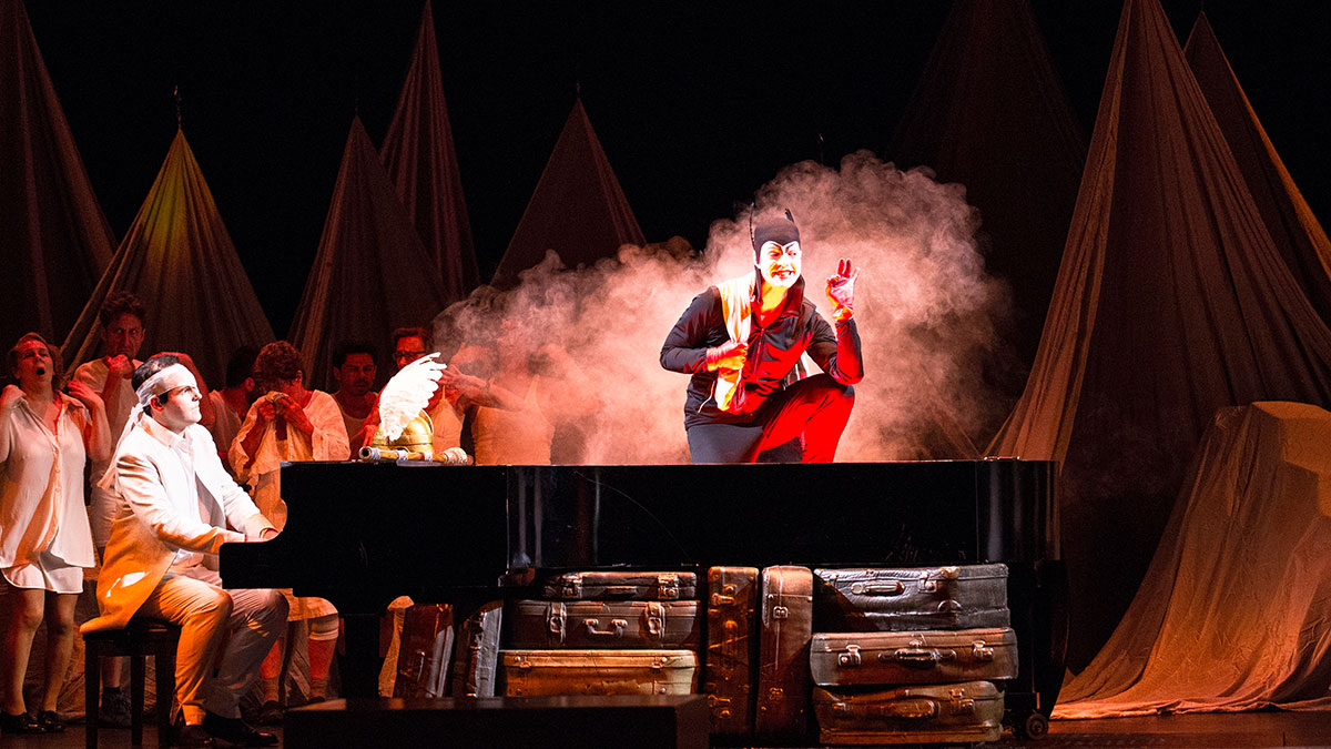 Am 11.11.2022 erscheint Wagners “Ring” in der Inszenierung von Stefan Herheim an der <a href="/deutsche_oper/">Deutsche Oper Berlin</a> auf DVD und Blu-ray. Hier ein paar Impressionen aus “Das Rheingold” u.a. mit <a href="/DerekWelton/">Derek Welton</a>. #DerRingdesNibelungen
Zur Vorbestellung DVD-Box ►  bit.ly/nxde2107001