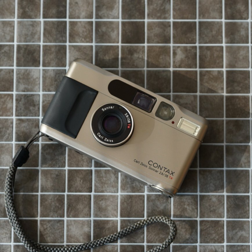 irohascamera's tweet photo. Contax T2 35mm Point &amp; Shoot Film Camera #43185D4

¥154,000
$1,280.00(eBay)

#irohascamera #contax #contaxt2 #contaxcamera #contaxphotography https://t.co/9KwkqZPb3I