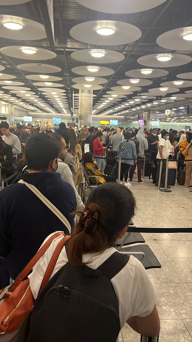 defaultrunner's tweet photo. Immigration scenes at Terminal 5 @HeathrowAirport - kids screaming their lungs out, people wanting to use restrooms but can’t leave the queue et all - I’m feeling sick ! An hour in line, already - can’t see the end of this queue ! #sortthis #chaos #unreal #travelwoes https://t.co/p6m1I5e52B
