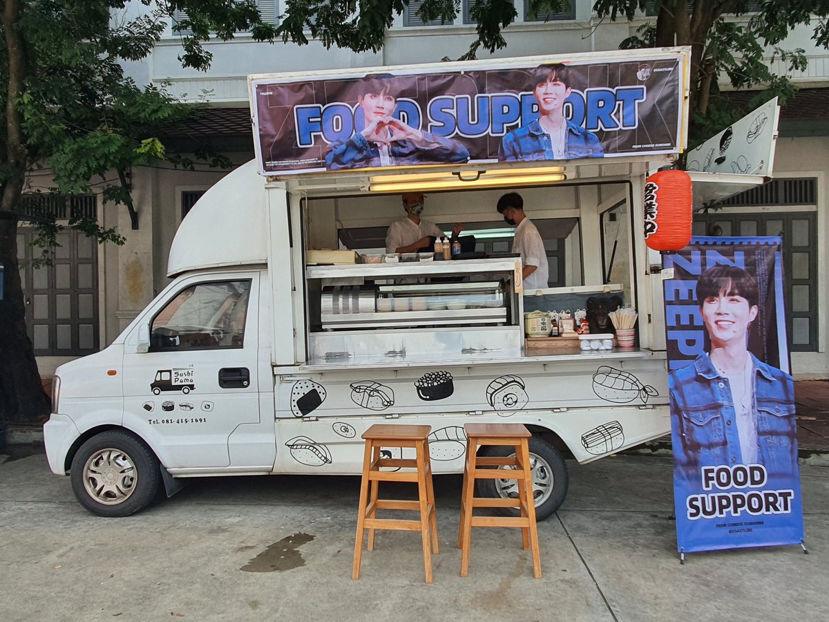 kitchen_zeepruk's tweet photo. 🚚 𝐅𝐨𝐨𝐝 𝐓𝐫𝐮𝐜𝐤 𝐅𝐨𝐫 𝐙𝐞𝐞𝐏𝐫𝐮𝐤 '𝟕 𝐲𝐞𝐚𝐫𝐬 𝐨𝐟 𝐥𝐨𝐯𝐞'
ซูชิ ซูใจ เพื่อเธอ 🍣 @zee_pruk
Thank you @onlyforppn0910 💙
#ครัวน้อยๆของซีพฤกษ์
#ZeeLittleKitchen
#ZeePruk #Zunshine https://t.co/ZmX2sTUZEc