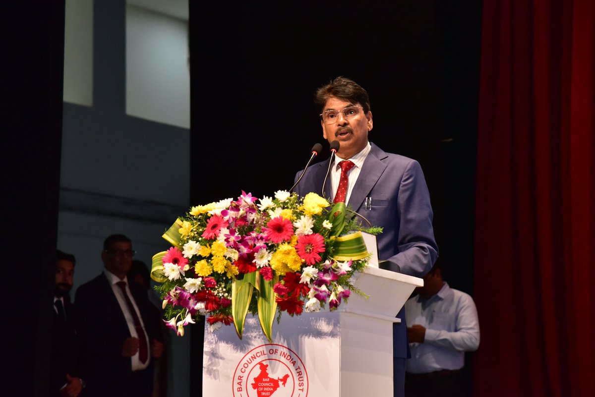 IIULER_official's tweet photo. “The #IIULER will have a global standard #library and a well-equipped residential facility for both students and faculties with air-conditioned rooms, swimming pool, gym, hygienic food court, laundry facility, and proper security”, Chairman of #BCI Manan Kumar Mishra said. https://t.co/T12cOchEZE