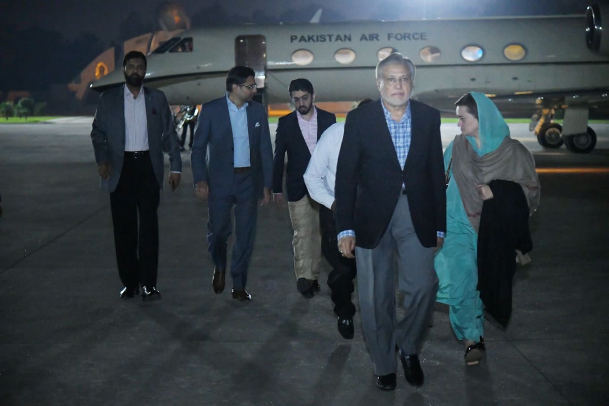 M_ANWARSMTFSD's tweet photo. #RemoveVCofGCU
@Atifrauf79
@AdnanSialvi
Welcome back. Finance
 Minister https://t.co/U8Xw3SnGu7