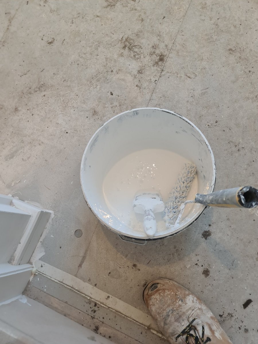 Another day of snagging for me oh the joys #housebasher #newbuildpainter