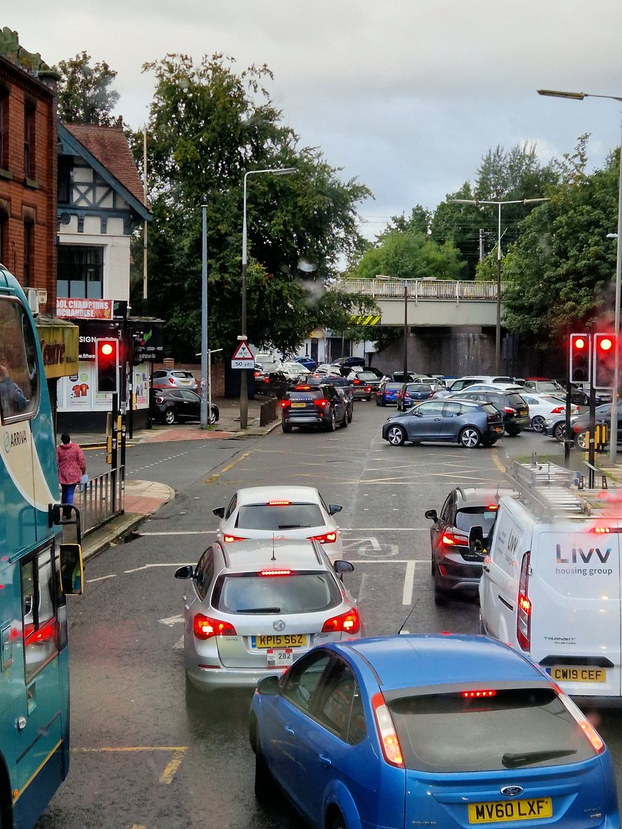 4 buses = 200 people 
25 cars = 30 people 
#Congestion